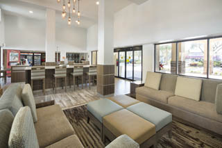 Best Western International Dr. lobby photo