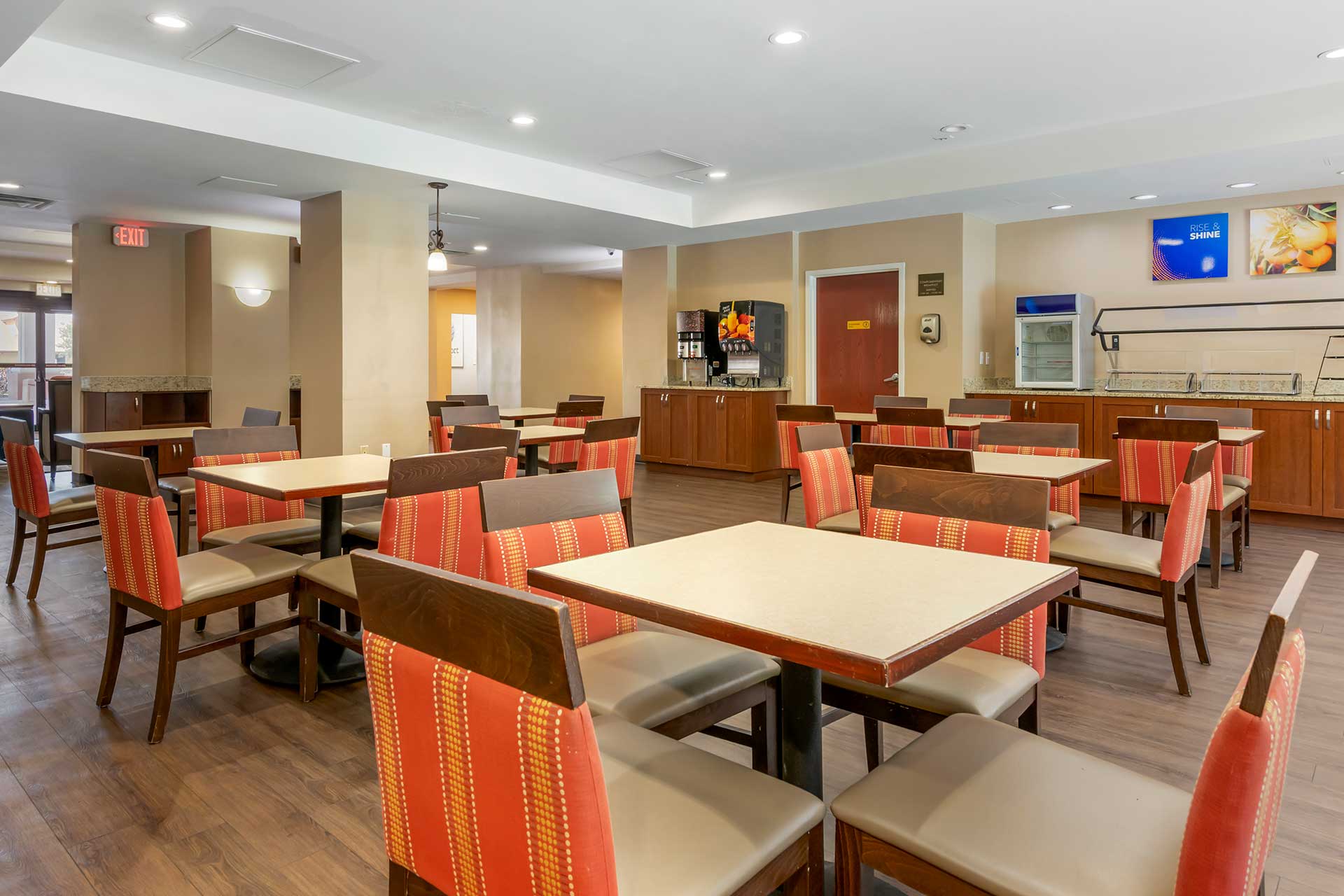 Comfort Inn International Dr. dining room