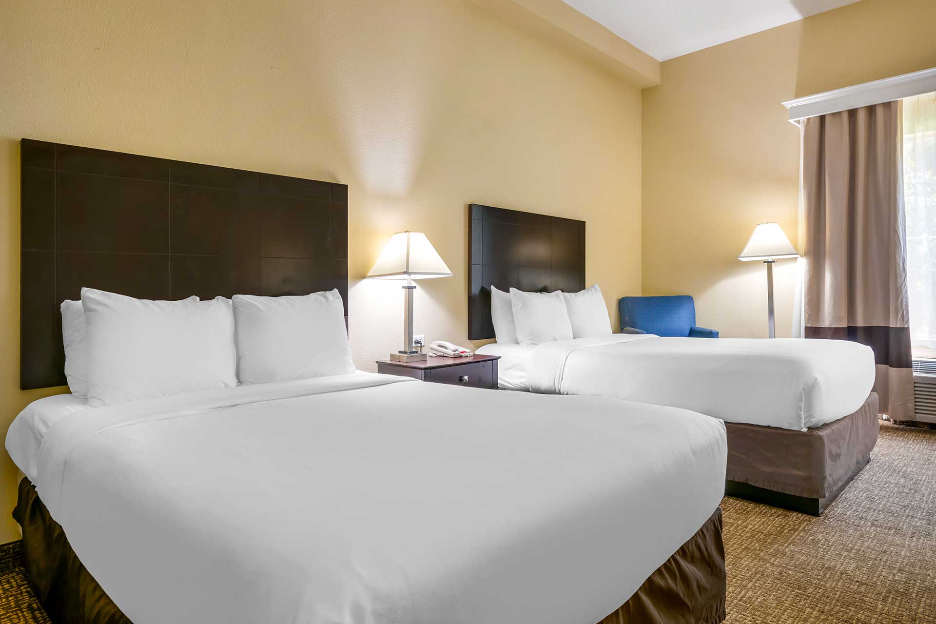 Comfort Inn International Dr. photo room 2 queens