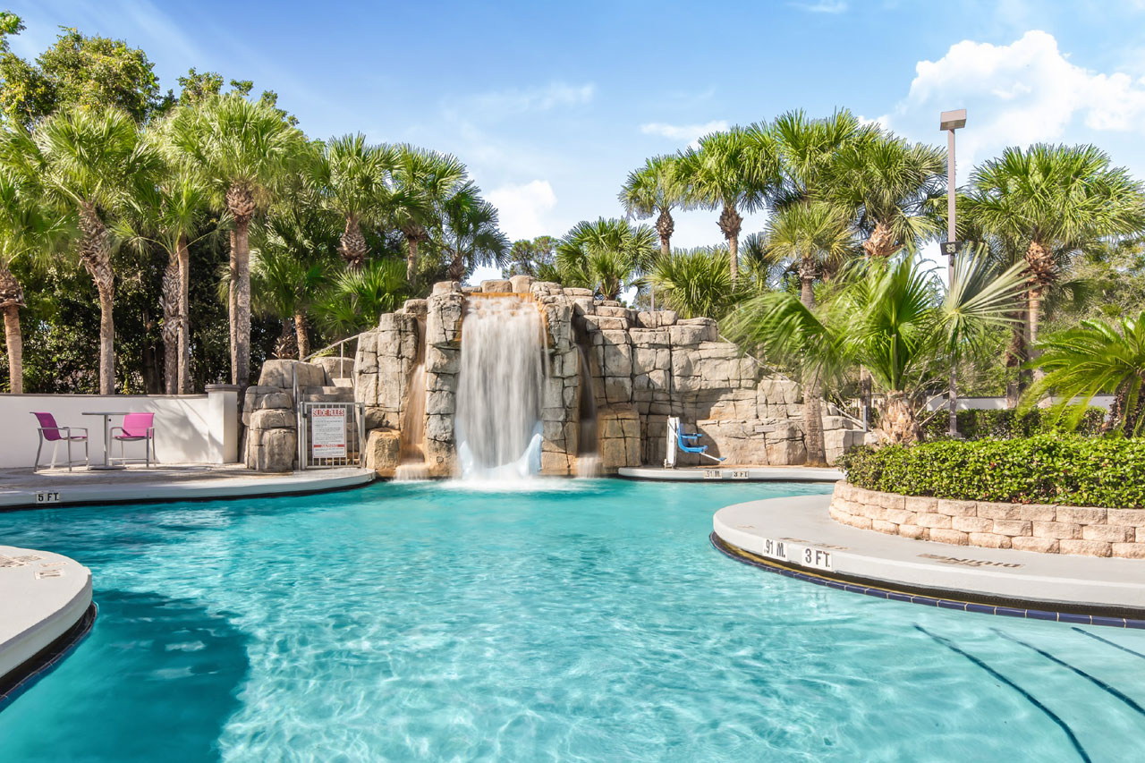 Crowne Plaza Lake Buena Vista Pool